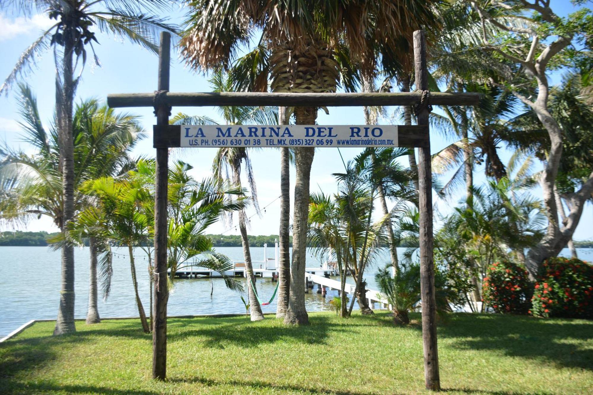 Hotel La Marina Del Rio La Pesca 外观 照片